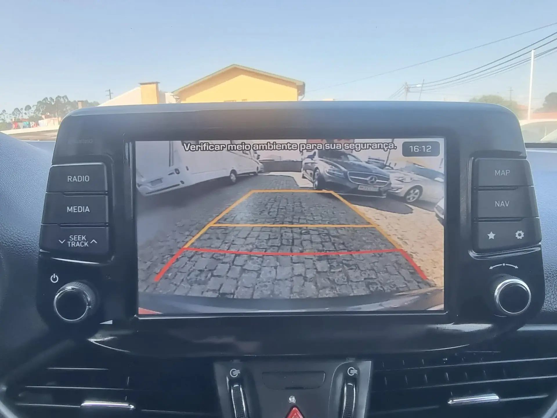 Hyundai i30 SW 1.6 CRDI Launch Edition 14