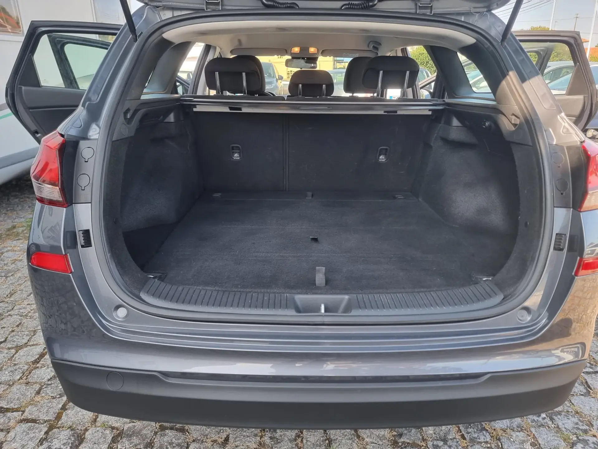 Hyundai i30 SW 1.6 CRDI Launch Edition 28