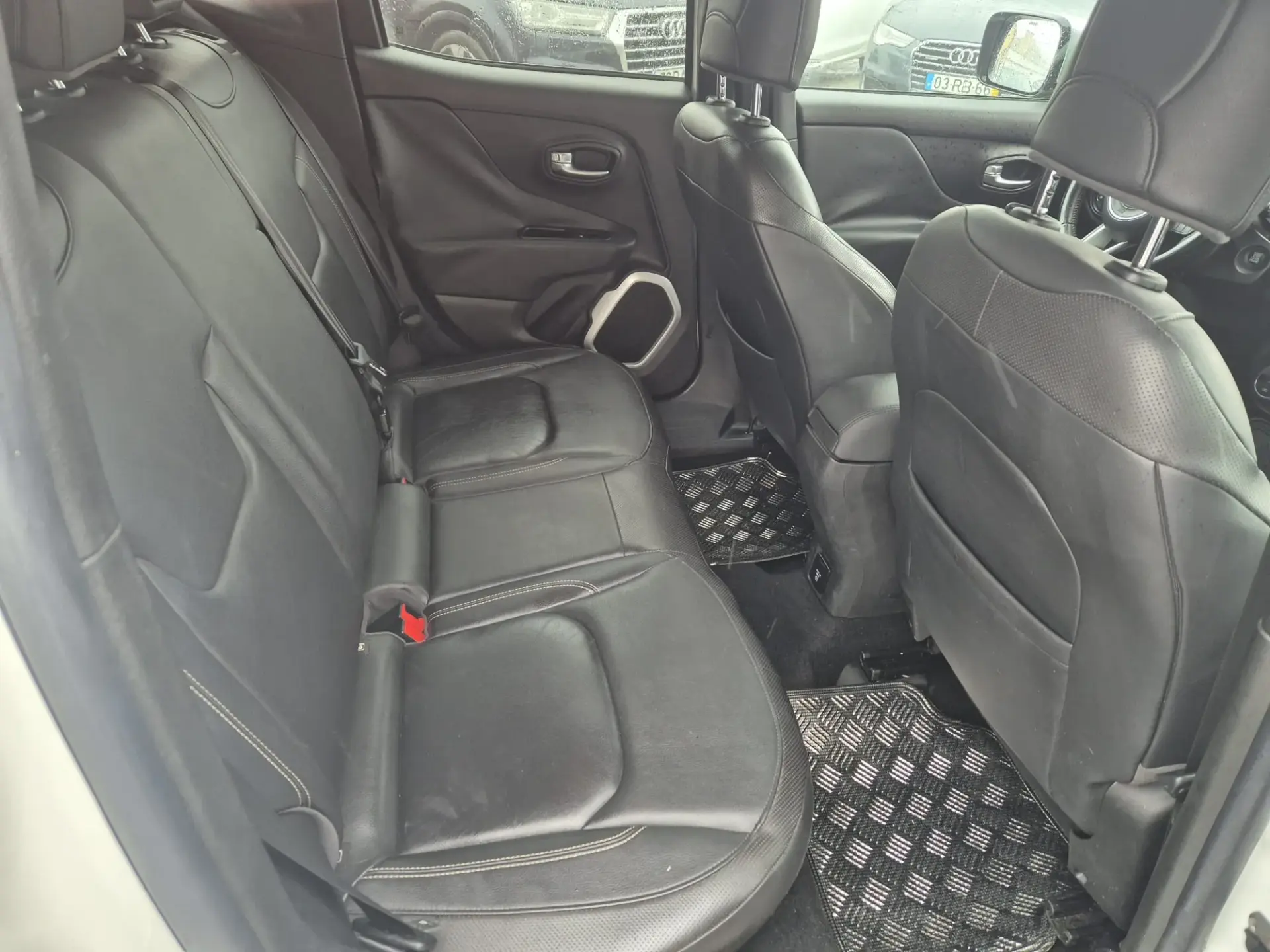 Jeep Renegade 1.6 MJD Limited 8