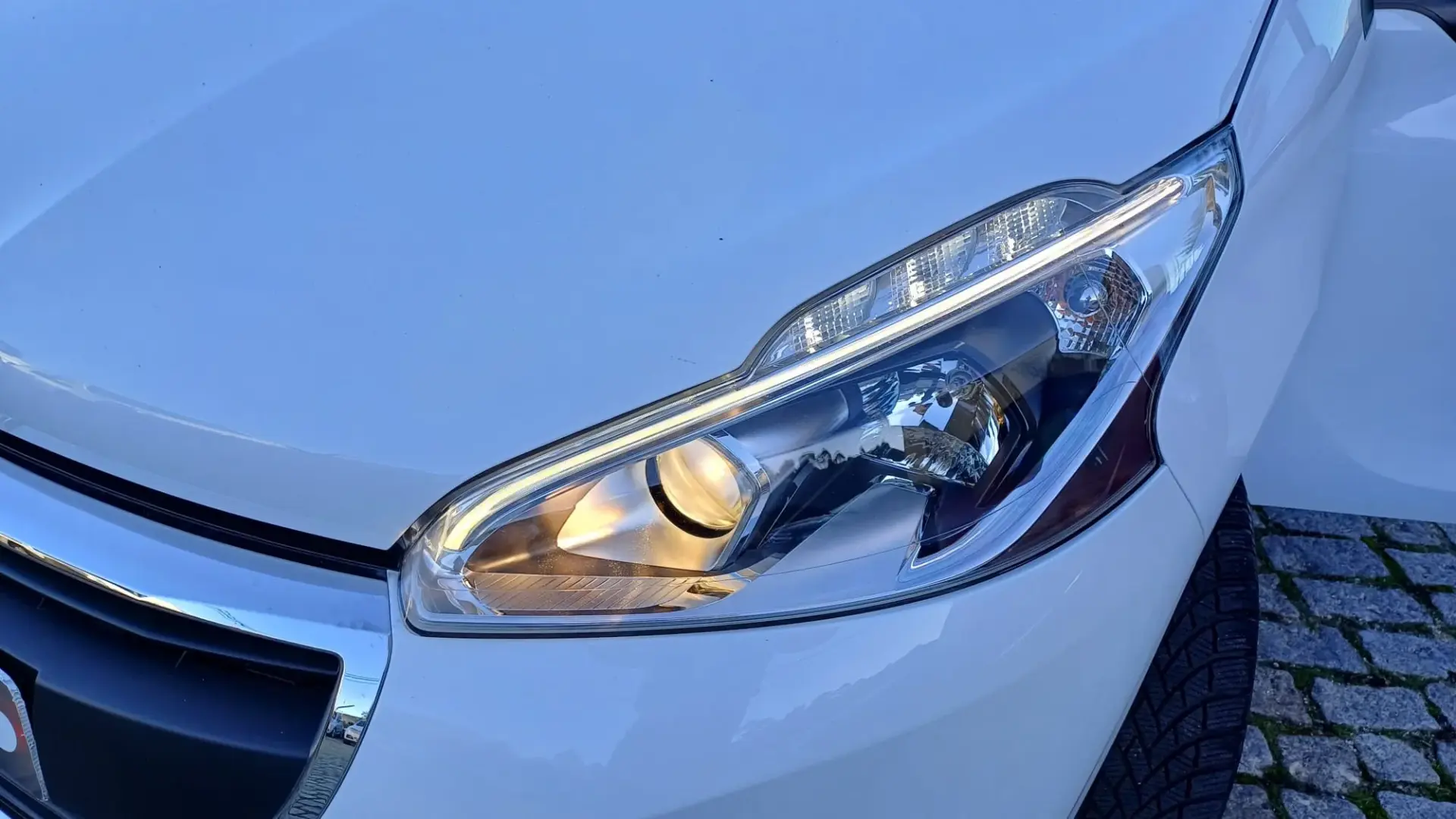 Peugeot 208 1.2 PureTech Active 9