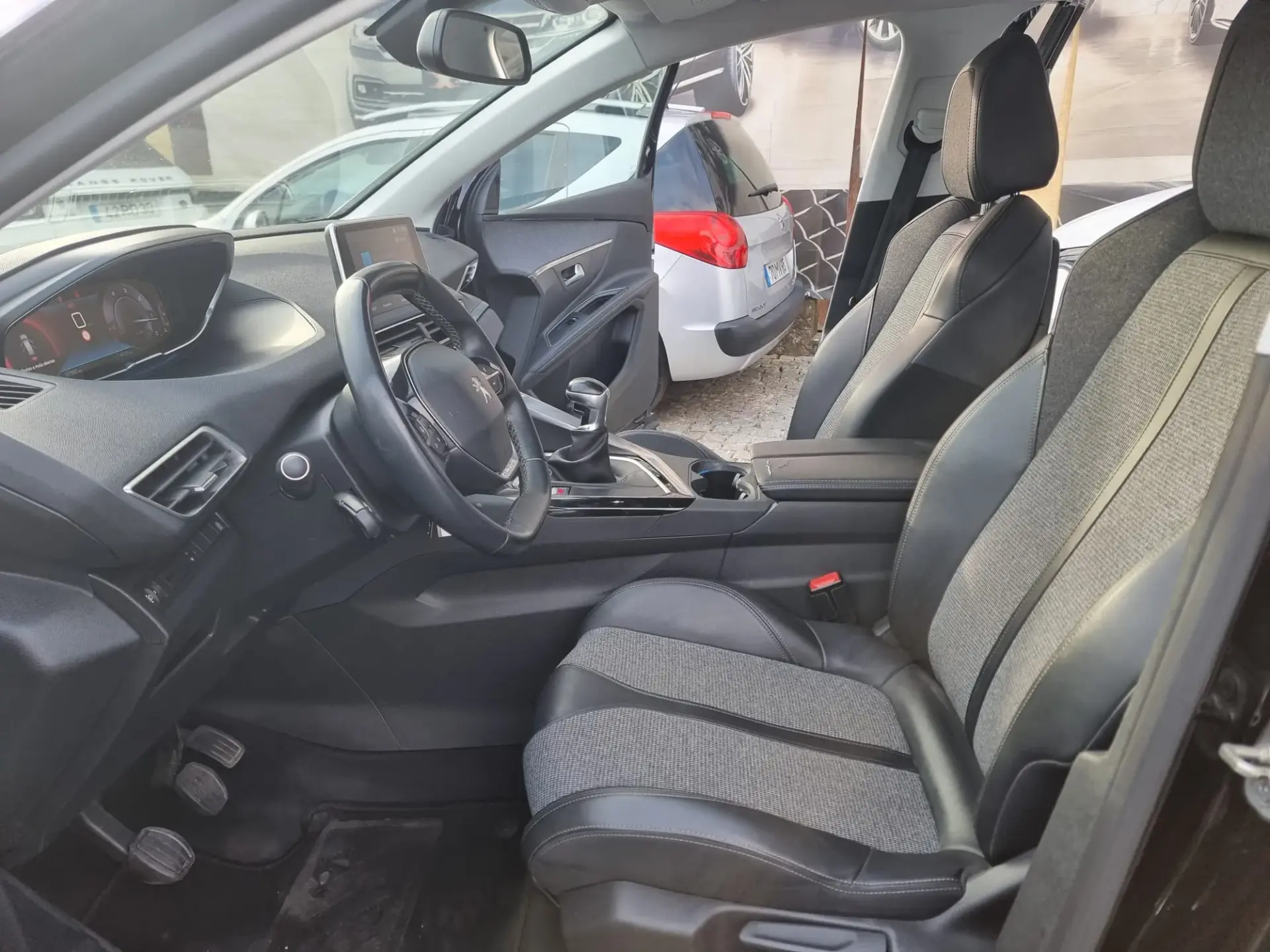 Peugeot 5008 1.5 BlueHDi Allure 6