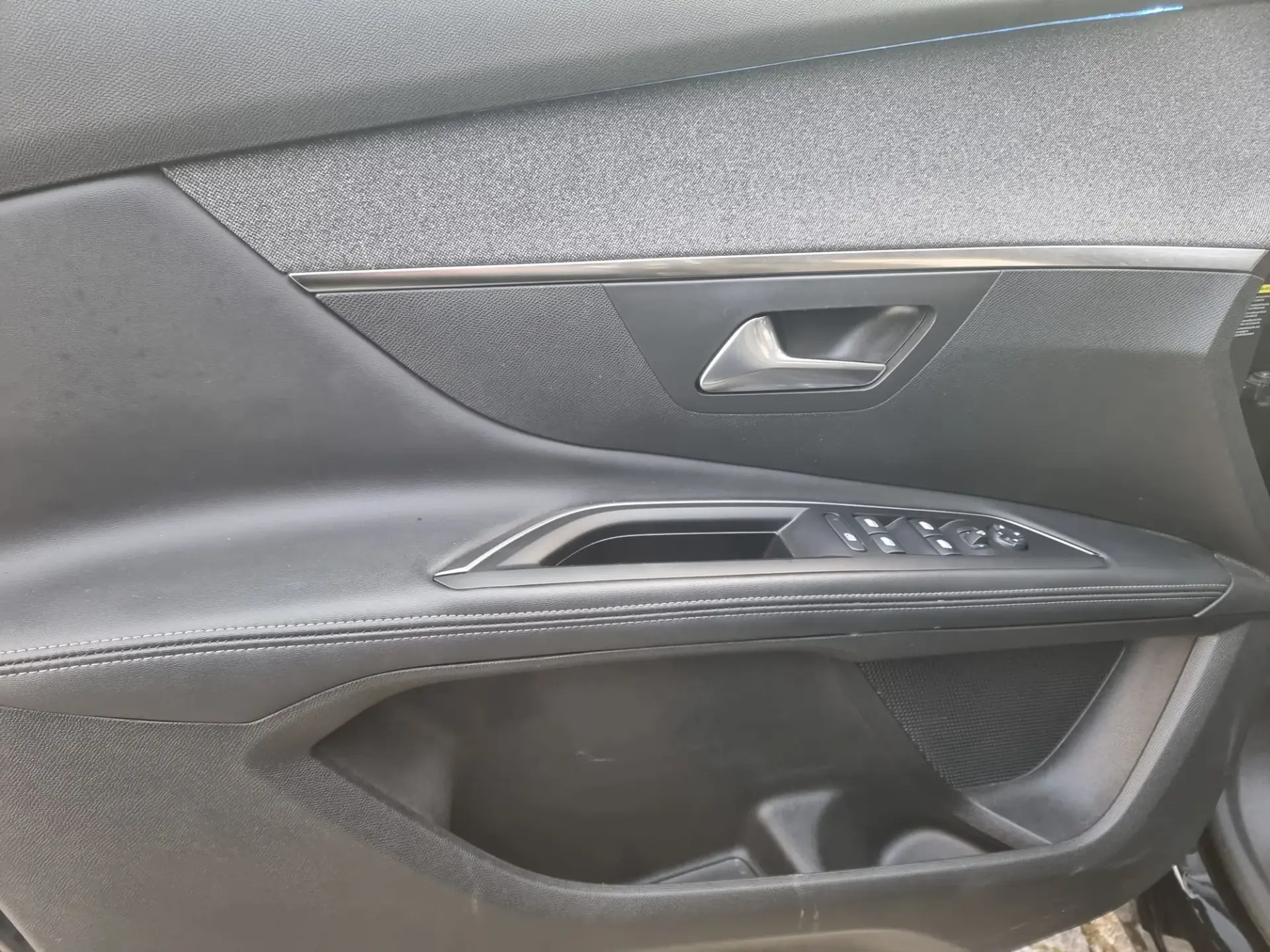 Peugeot 5008 1.5 BlueHDi Allure 26