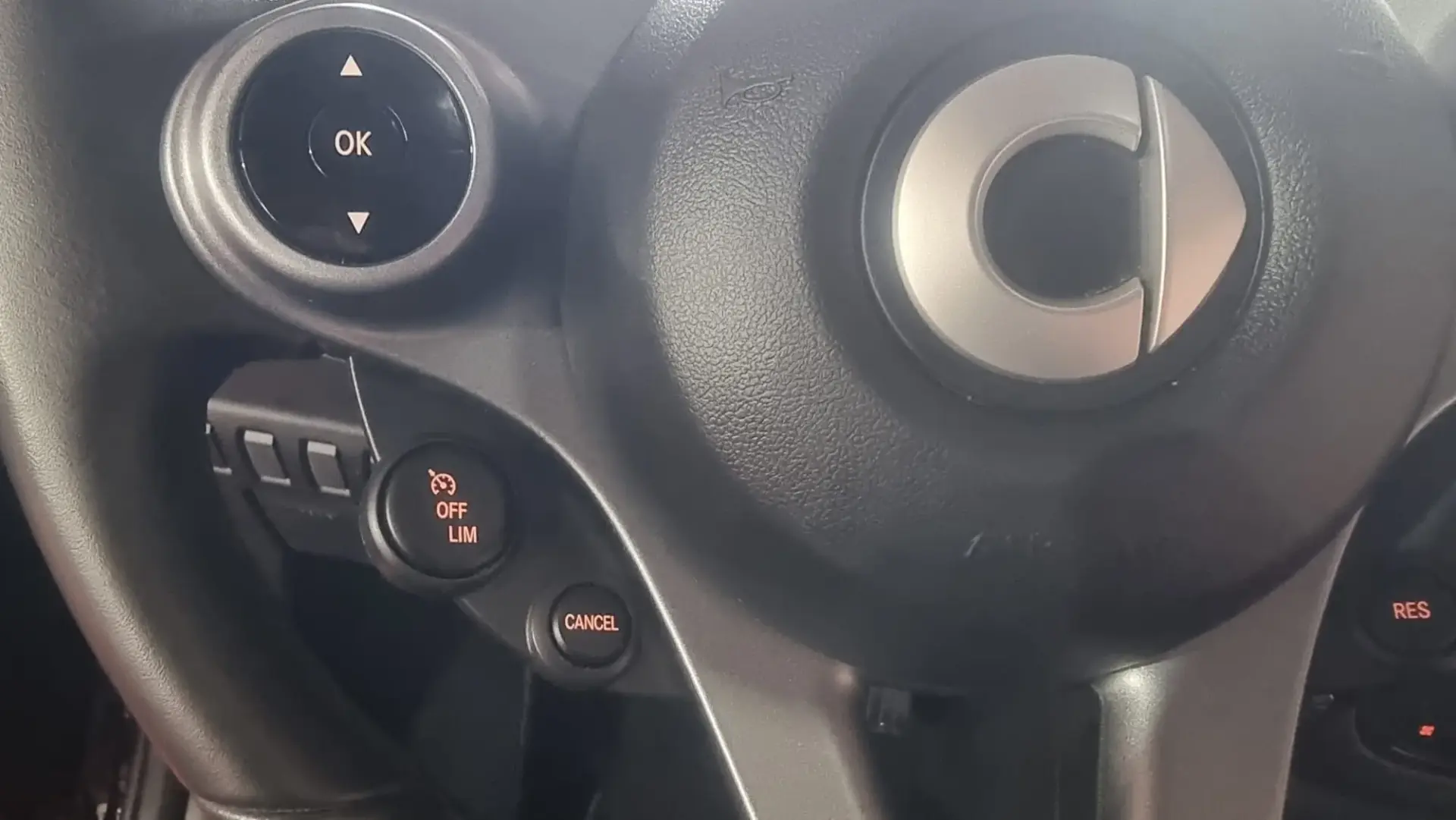 Smart ForTwo Coupé EQ Passion 17