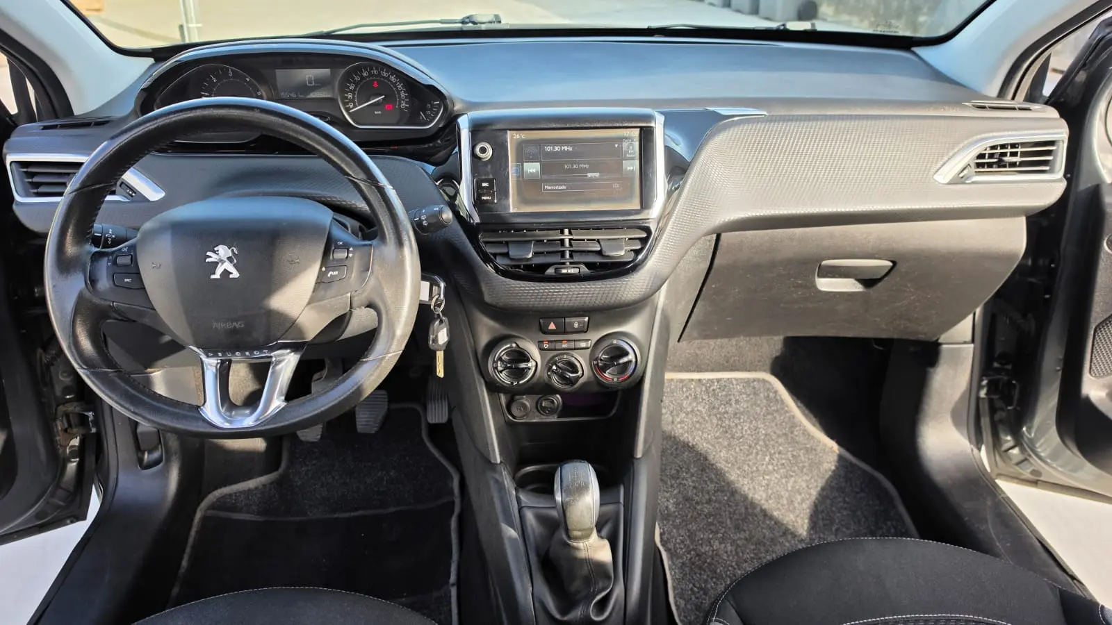 Peugeot 208 1.6 BlueHDi Allure 8