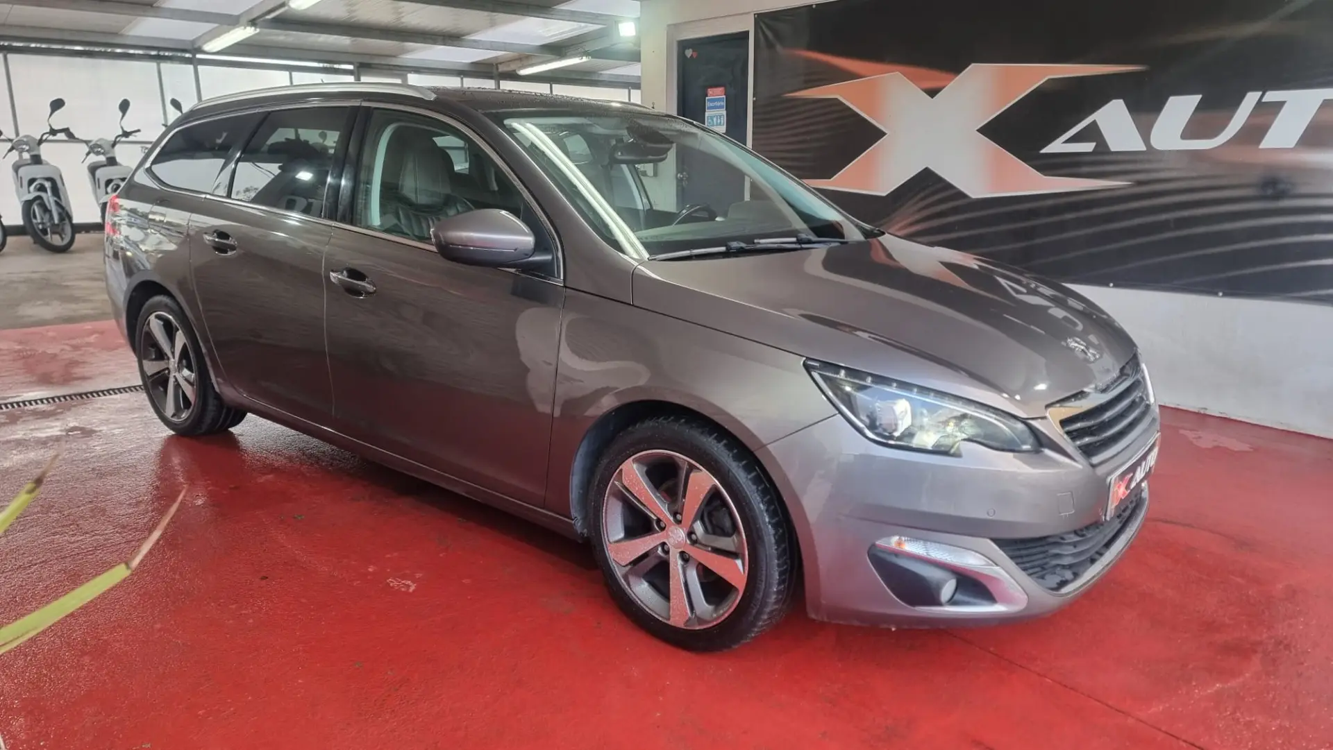 Peugeot 308 SW 1.6 BlueHDi Allure 2