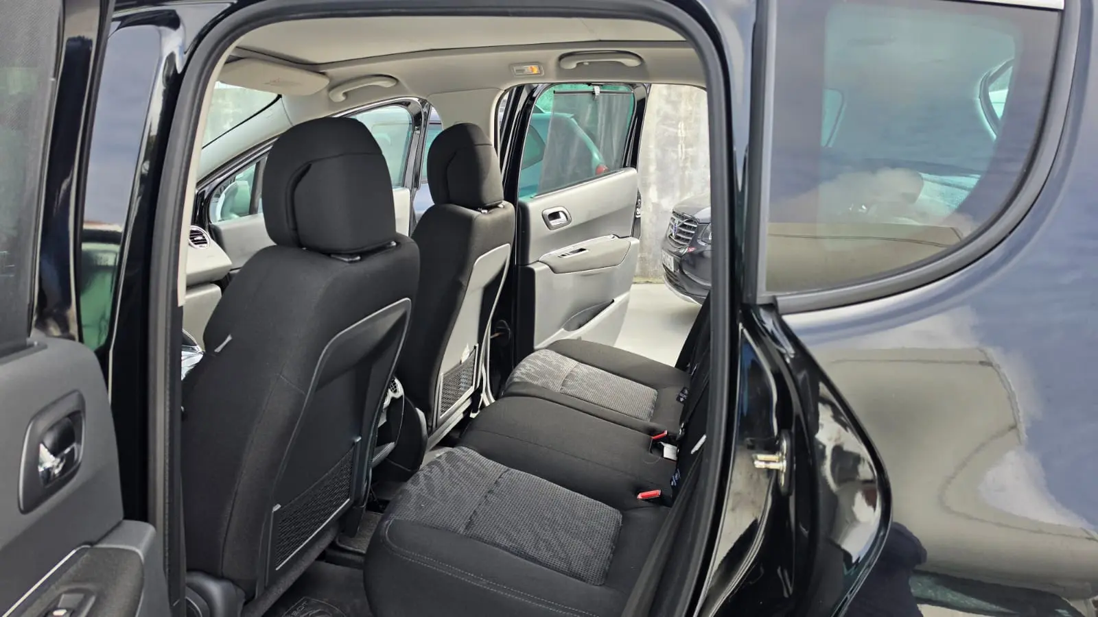 Peugeot 3008 1.6 HDi Allure 9