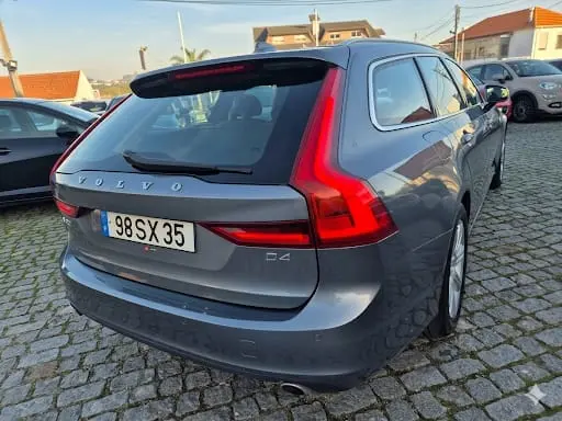 Volvo V90 2.0 D4 Momentum Plus Geartronic 5