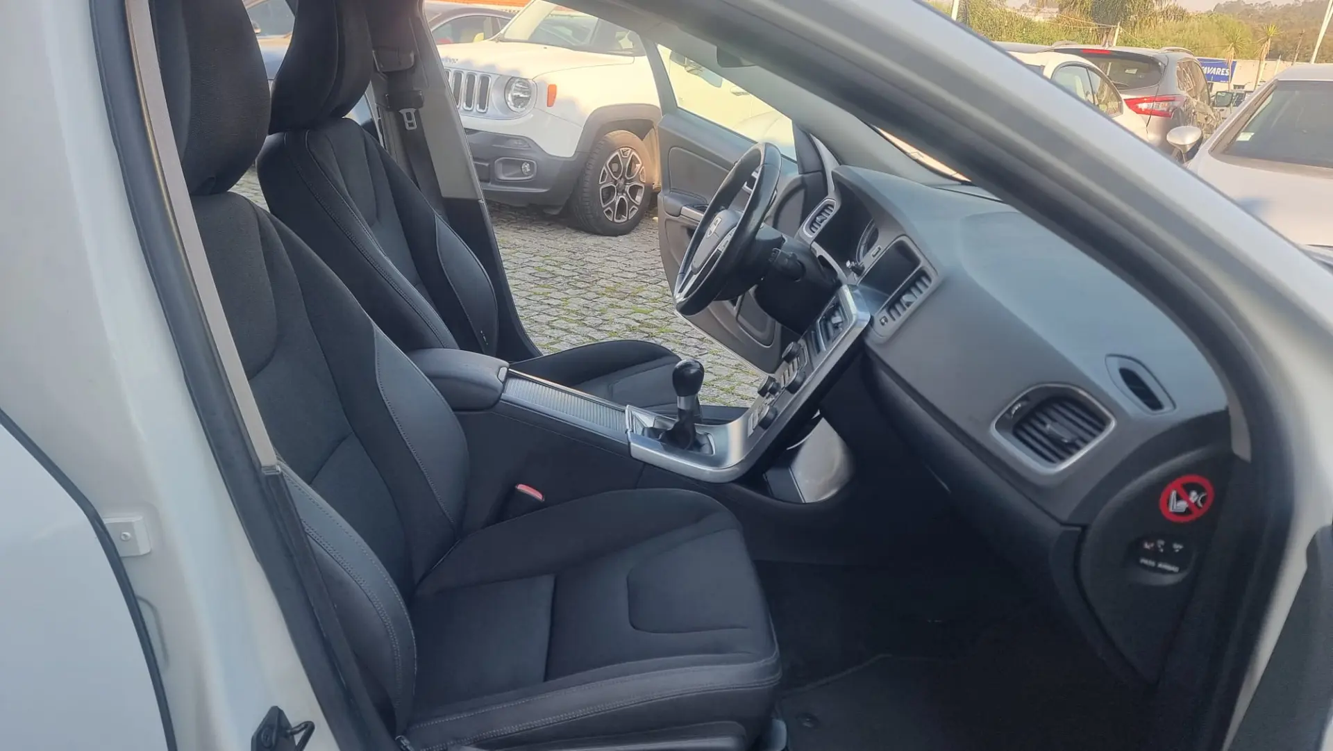 Volvo V60 1.6 D2 Momentum Eco 8