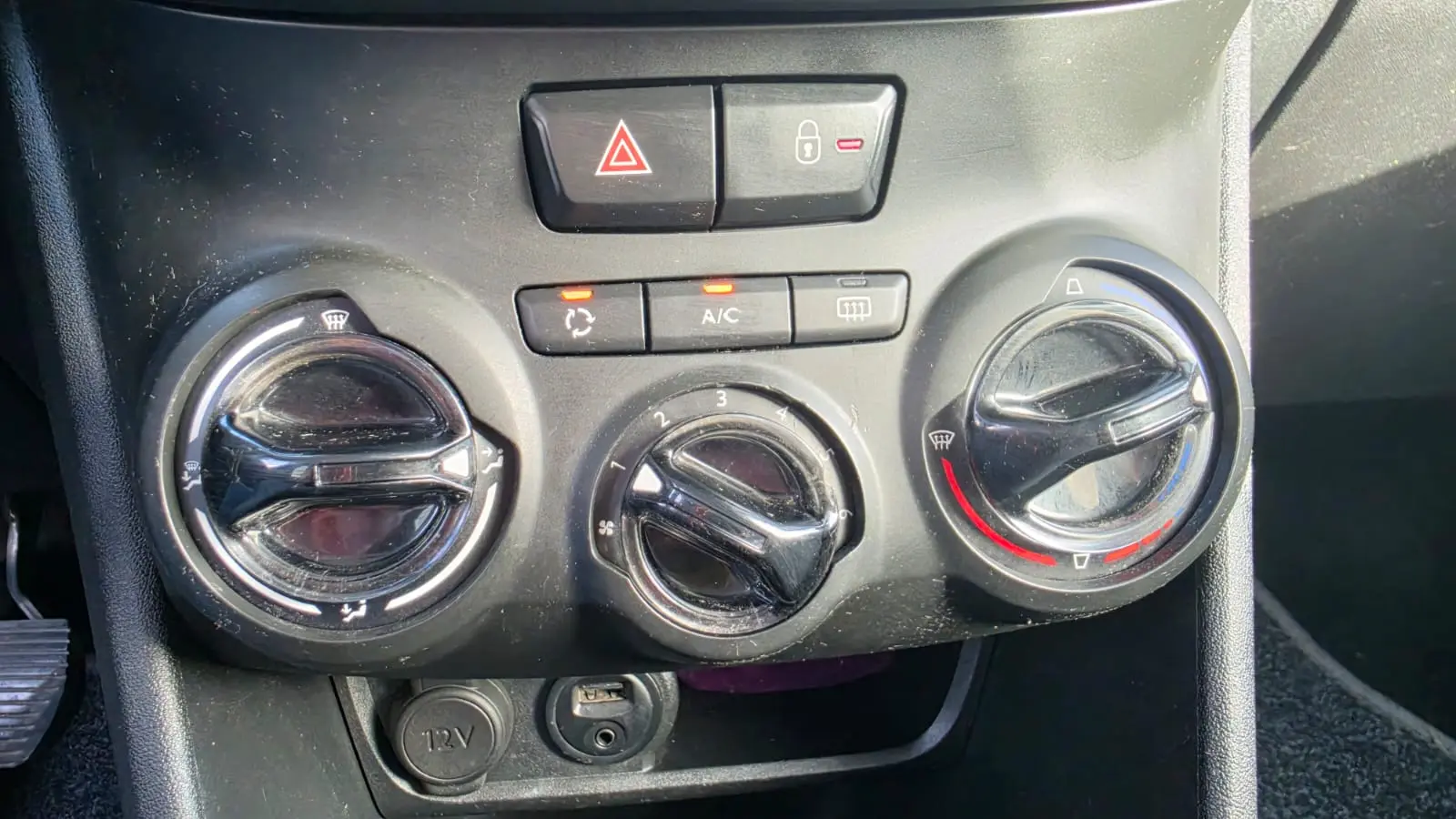 Peugeot 208 1.6 BlueHDi Allure 15