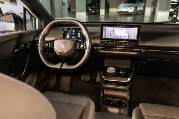 MG MG4 64 kWh Comfort 14