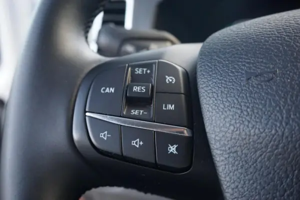 Ford e-Transit L3H2 68kWh Lkw HA Trend 29