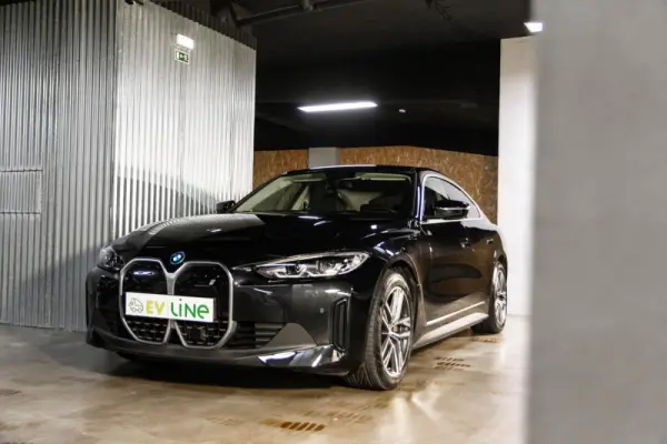 BMW i4 eDrive40 3