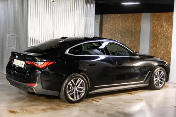 BMW i4 eDrive40 8