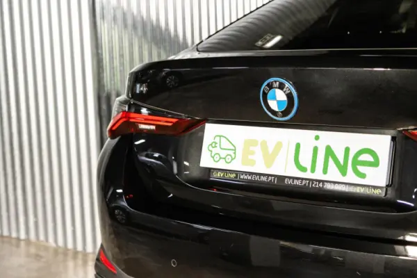 BMW i4 eDrive40 13