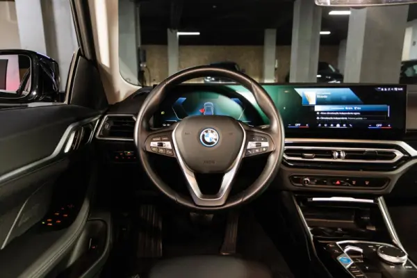 BMW i4 eDrive40 18