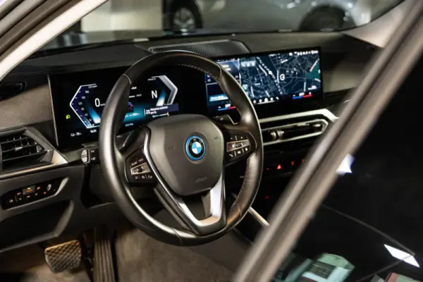 BMW i4 eDrive40 25