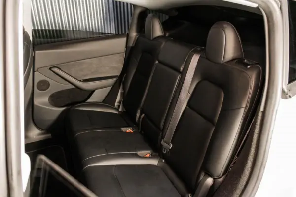 Tesla Model Y Long Range Tração Traseira 5