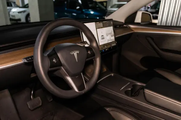 Tesla Model Y Long Range Tração Traseira 6