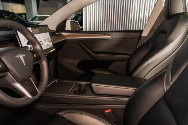 Tesla Model Y Long Range Tração Traseira 7