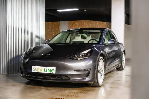 Tesla Model 3 Long Range AWD Dual Motor 4