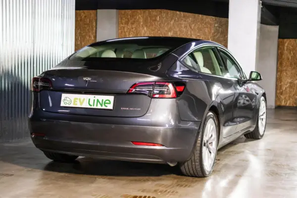 Tesla Model 3 Long Range AWD Dual Motor 9