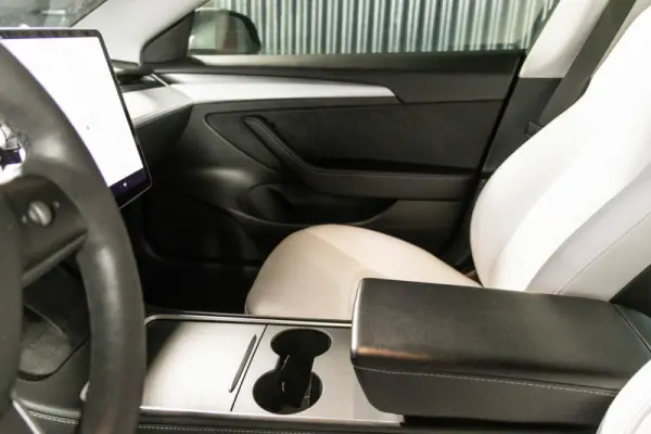 Tesla Model 3 Long Range AWD Dual Motor 27