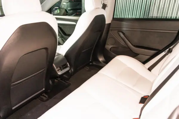 Tesla Model 3 Long Range AWD Dual Motor 32