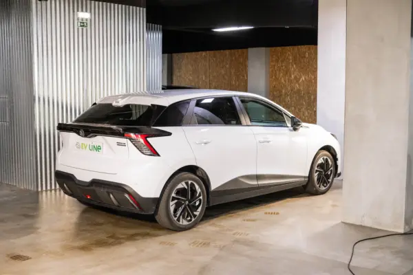 MG MG4 64 kWh Comfort 8