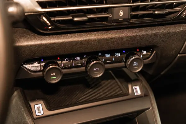 Citroën e-C4 50 kWh E-Series Collection 33