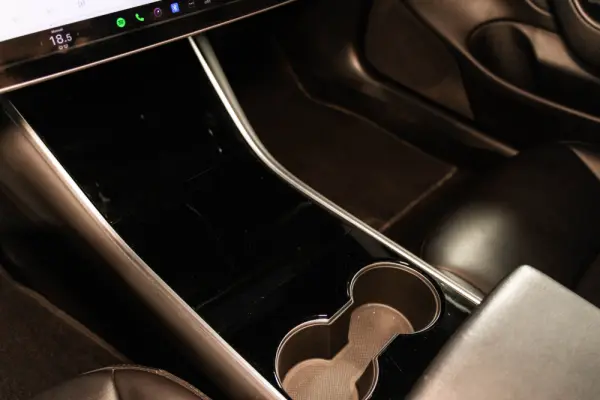 Tesla Model 3 Long-Range Dual Motor AWD 26