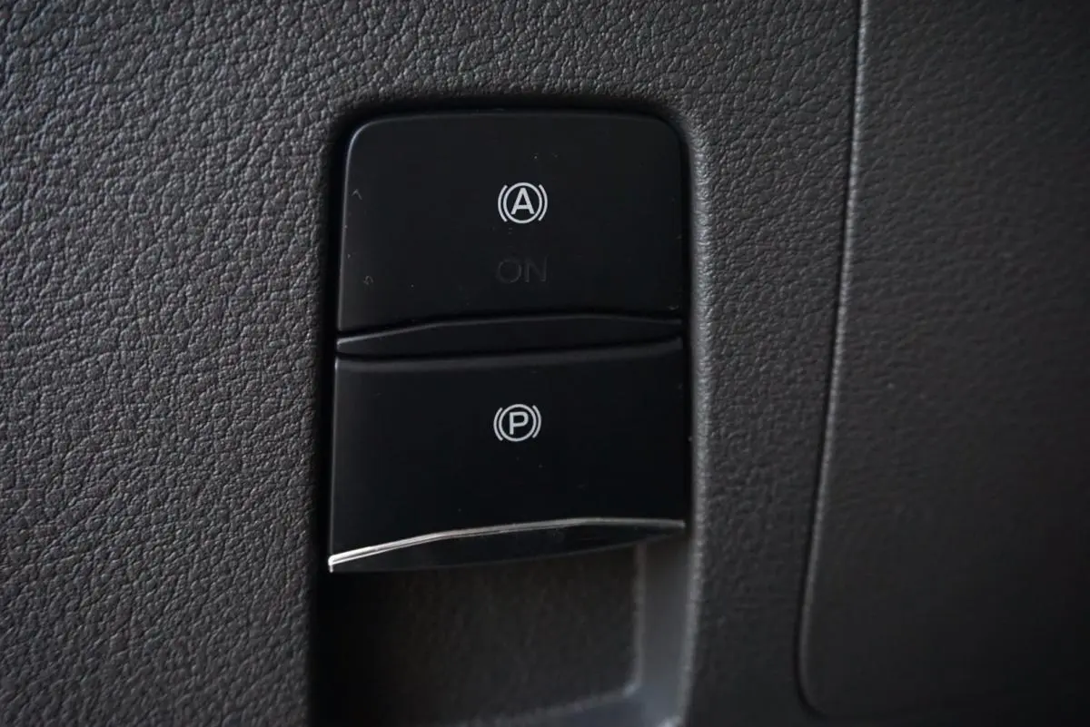 Ford e-Transit L3H2 68kWh Lkw HA Trend 19