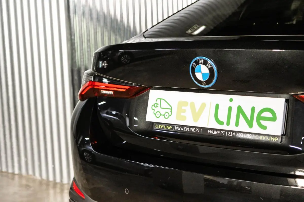 BMW i4 eDrive40 13