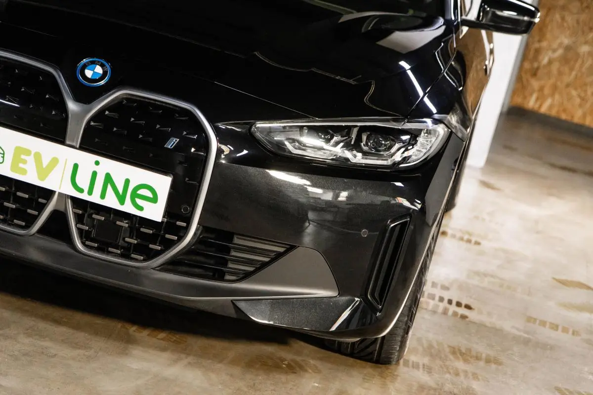 BMW i4 eDrive40 14
