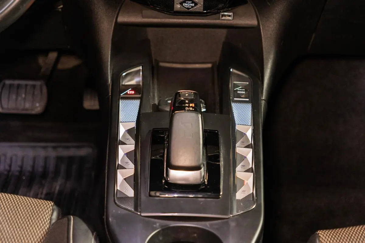 DS DS3 Crossback E-Tense Bastille 25