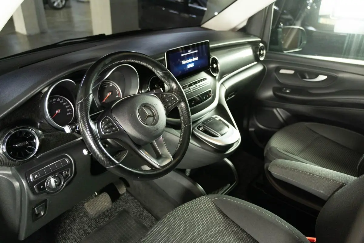 Mercedes-Benz EQV 14