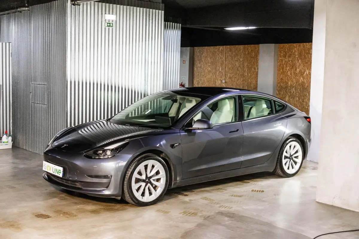 Tesla Model 3 Long Range AWD Dual Motor 1