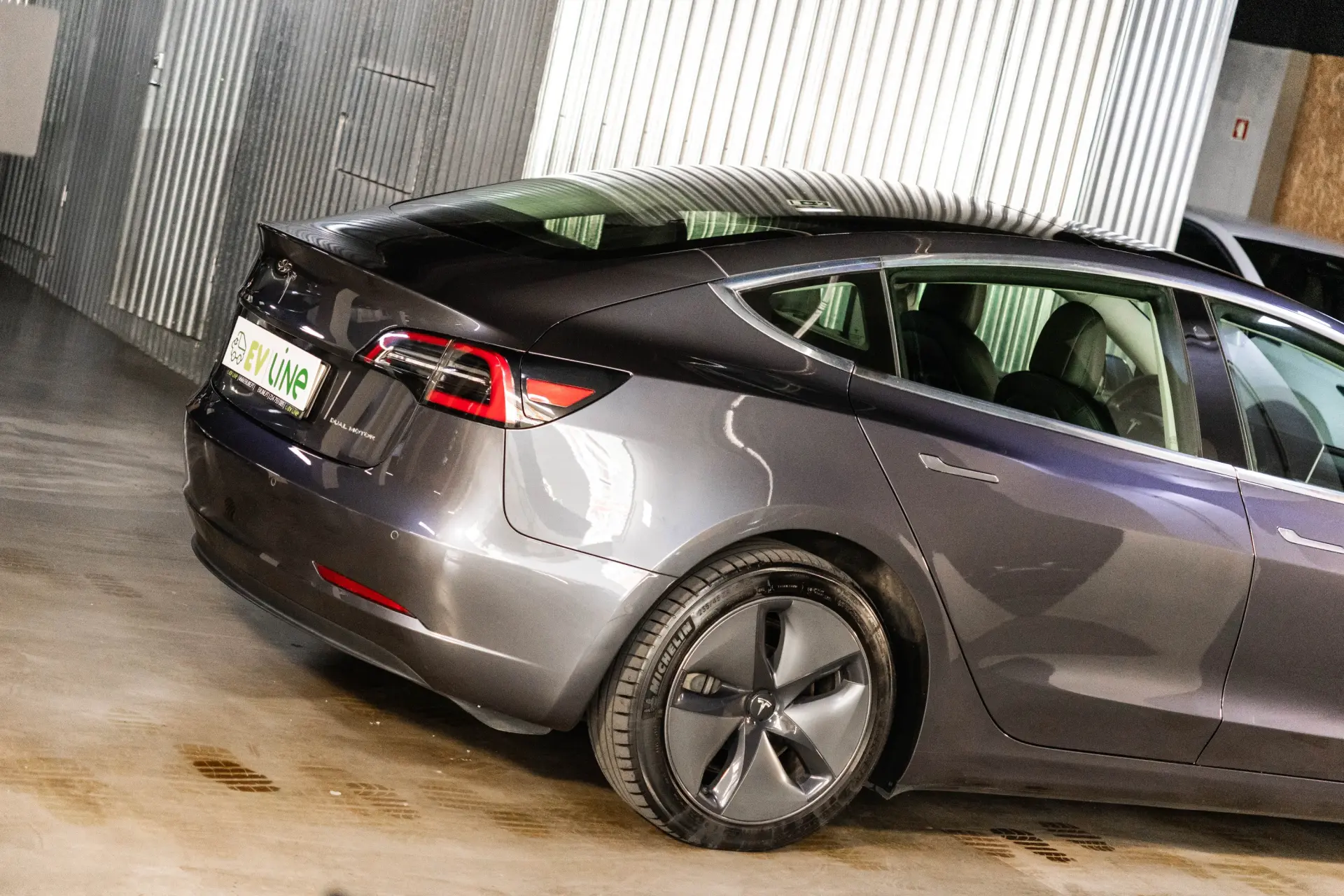 Tesla Model 3 Long-Range Dual Motor AWD 11