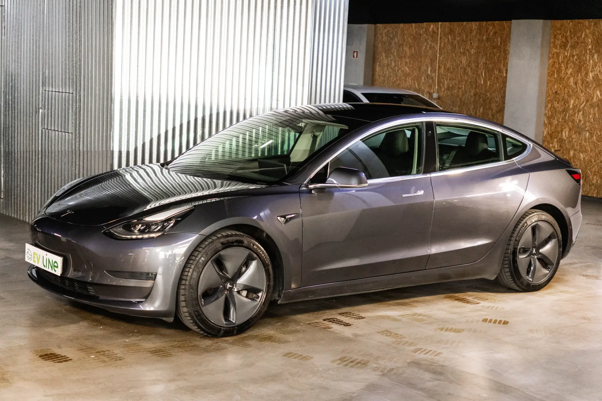 Tesla Model 3 Long-Range Dual Motor AWD 2