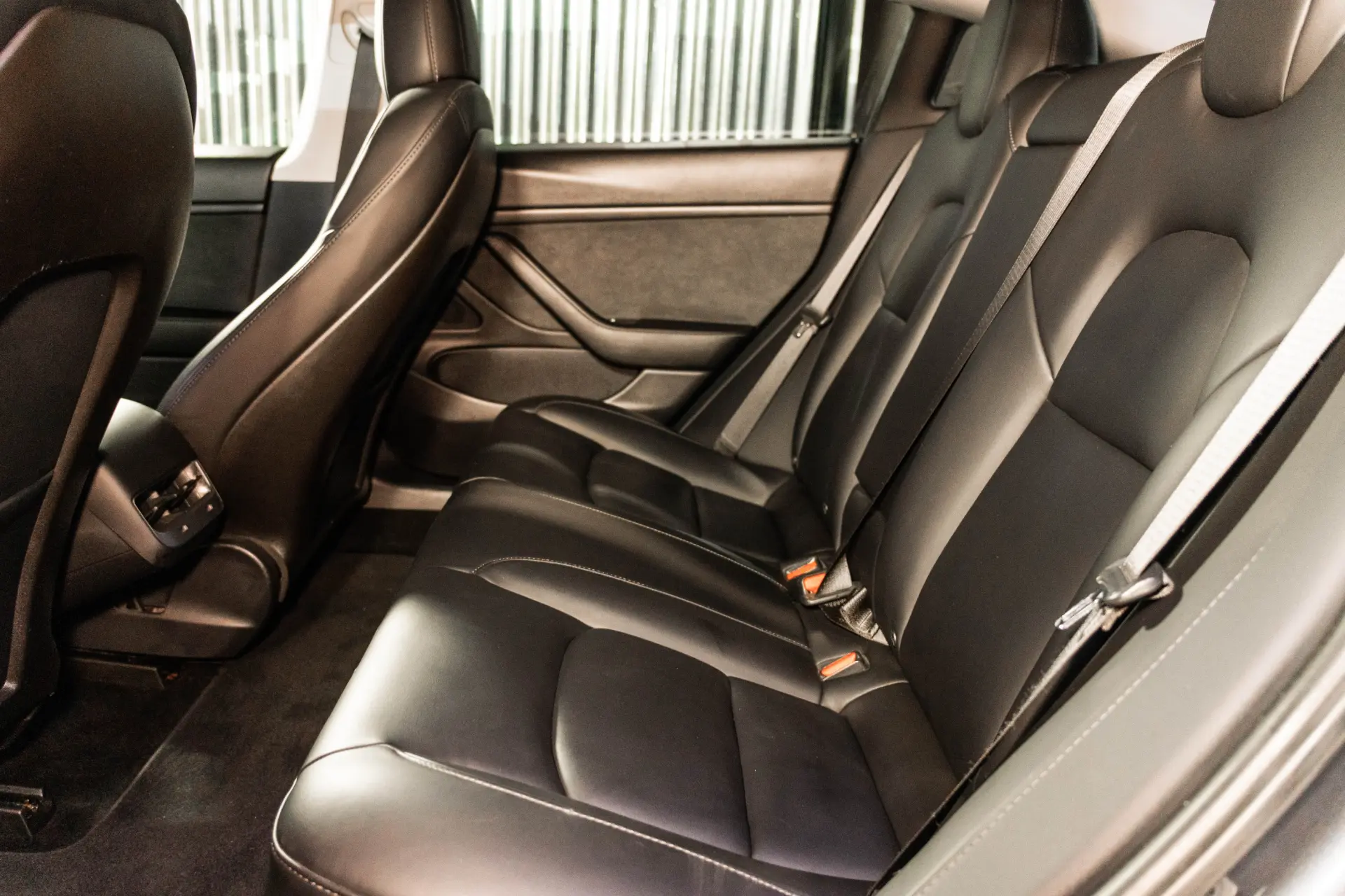 Tesla Model 3 Long-Range Dual Motor AWD 31