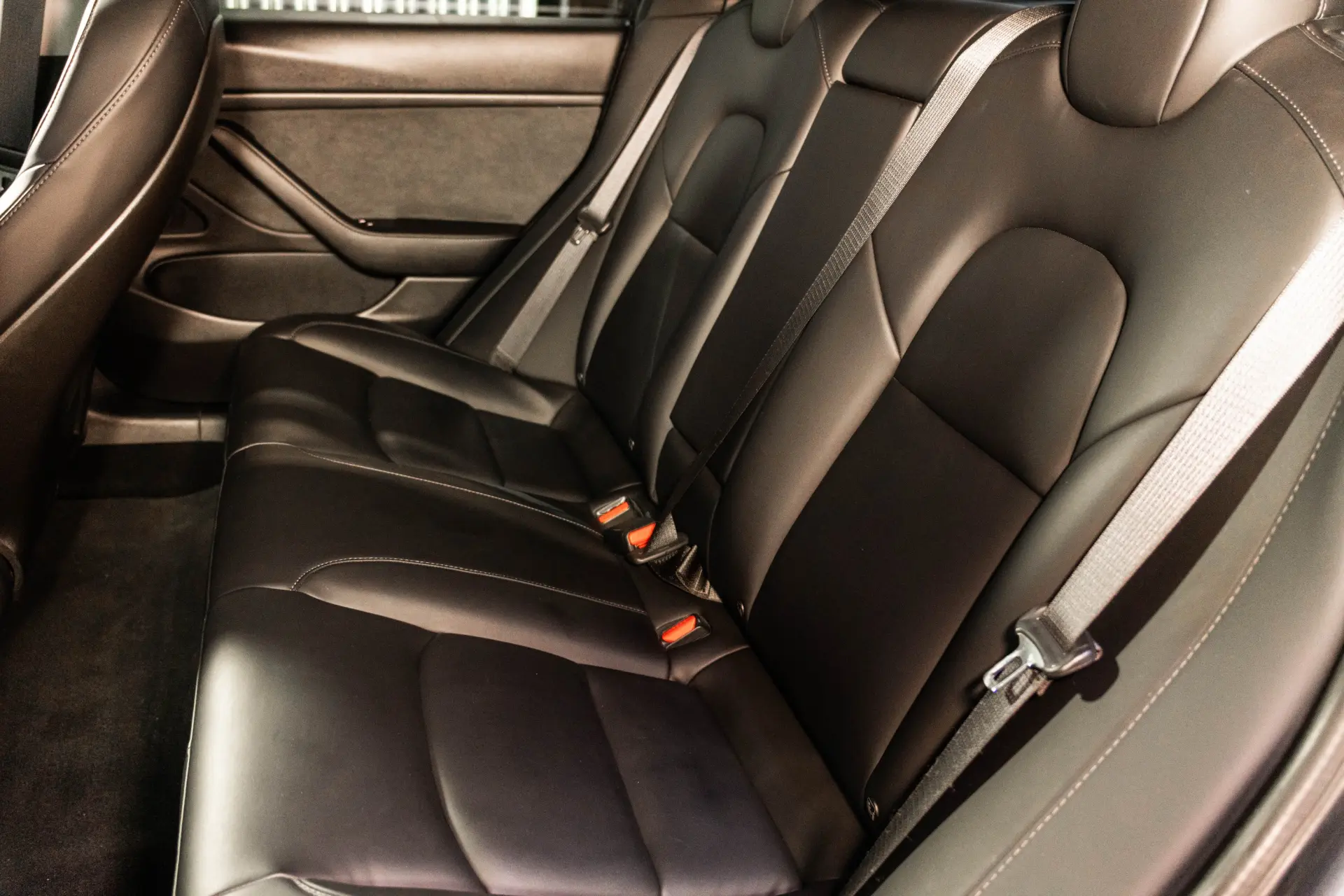 Tesla Model 3 Long-Range Dual Motor AWD 32