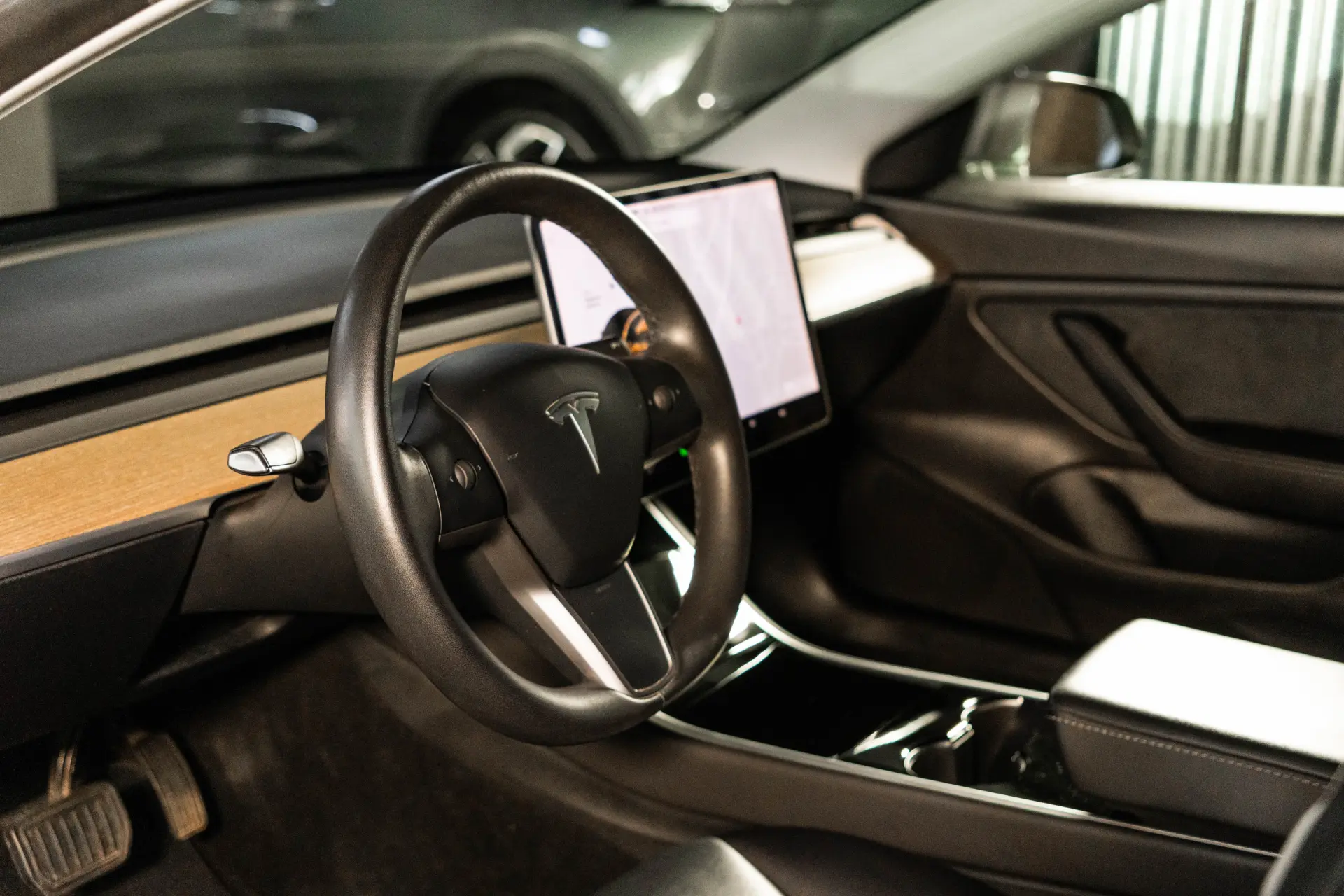 Tesla Model 3 Long-Range Dual Motor AWD 16