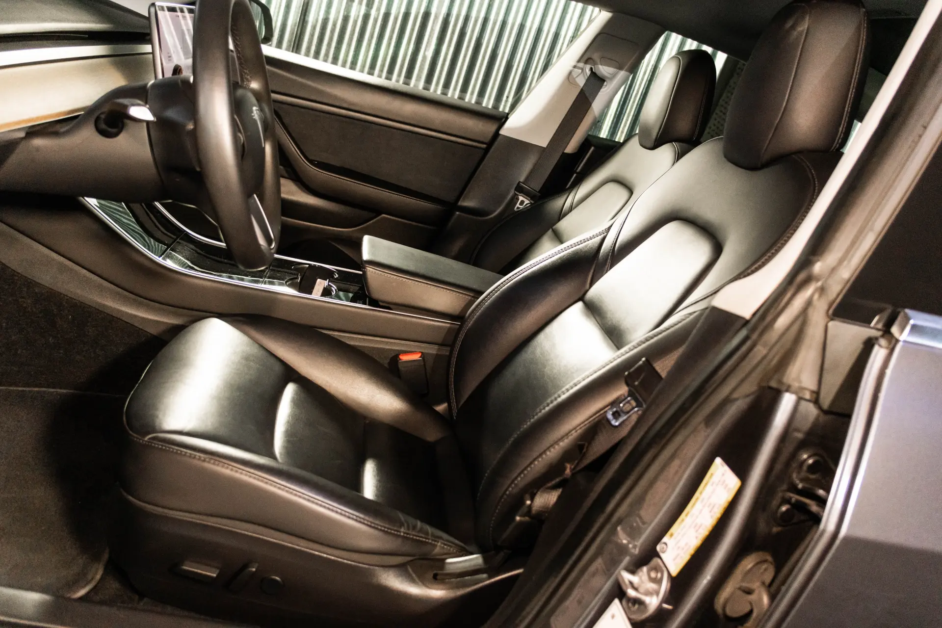 Tesla Model 3 Long-Range Dual Motor AWD 29