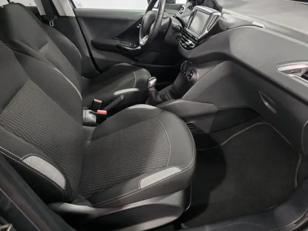 Peugeot 208 1.6 BlueHDi Active 17