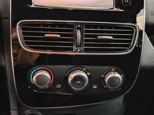 Renault Clio 0.9 TCe Limited 9