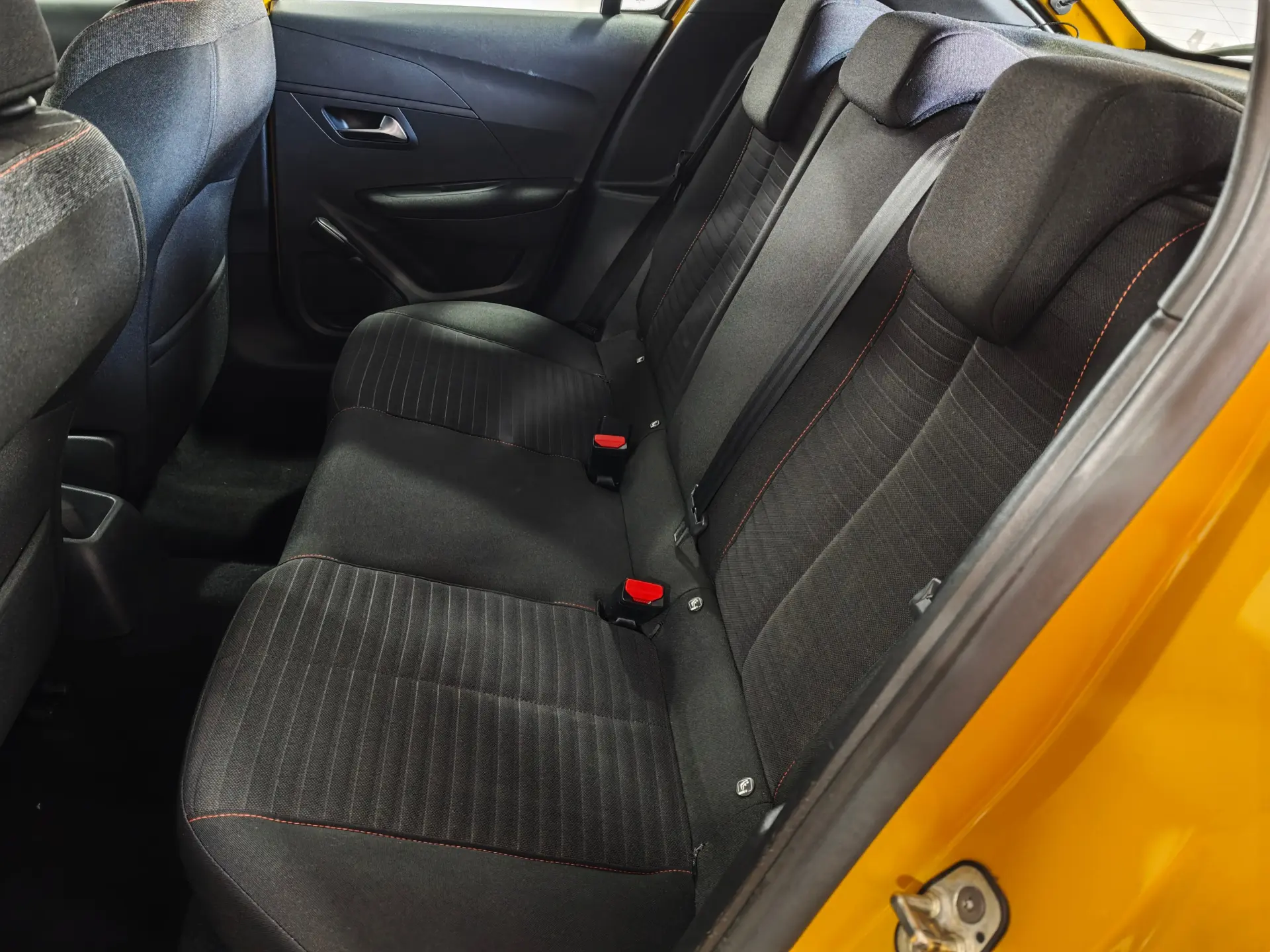 Peugeot 208 1.2 PureTech Active Pack 19