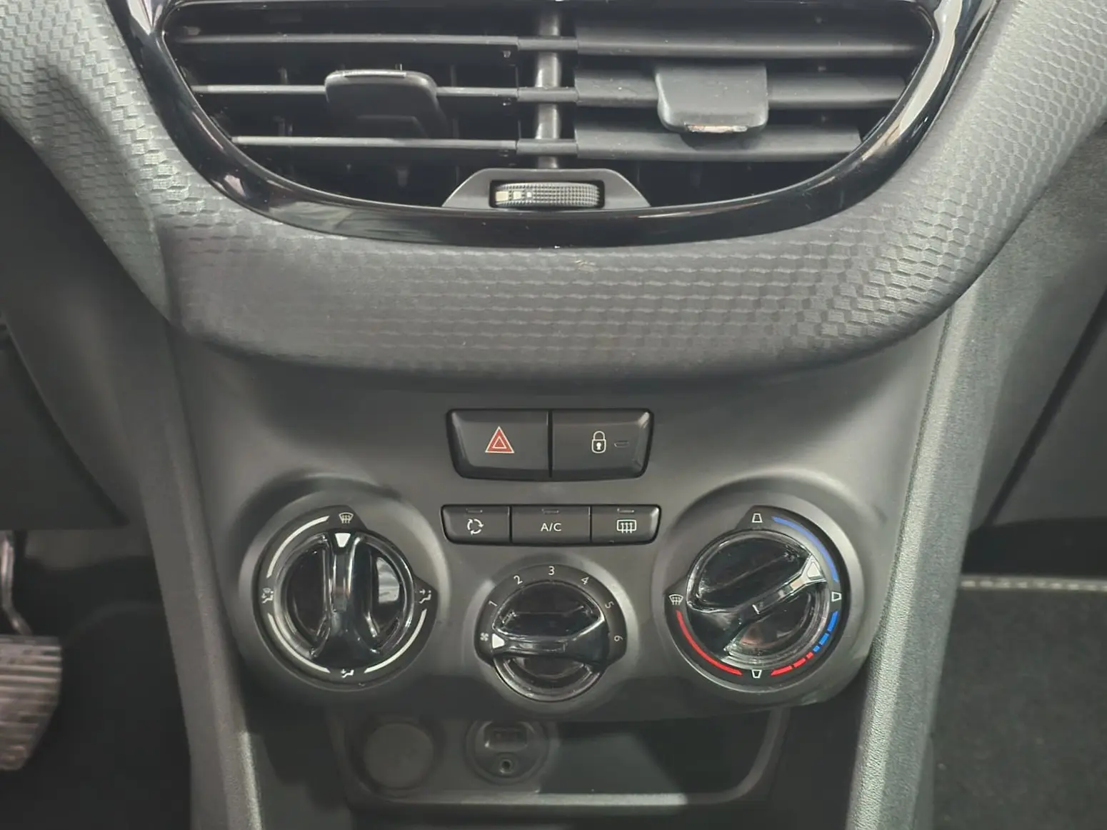 Peugeot 208 1.6 BlueHDi Active 8