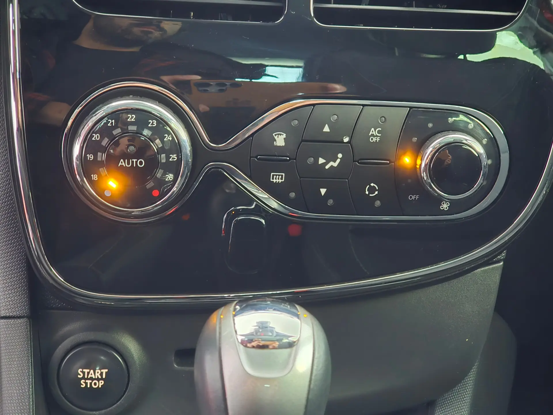 Renault Clio 1.2 TCE GT EDC 11