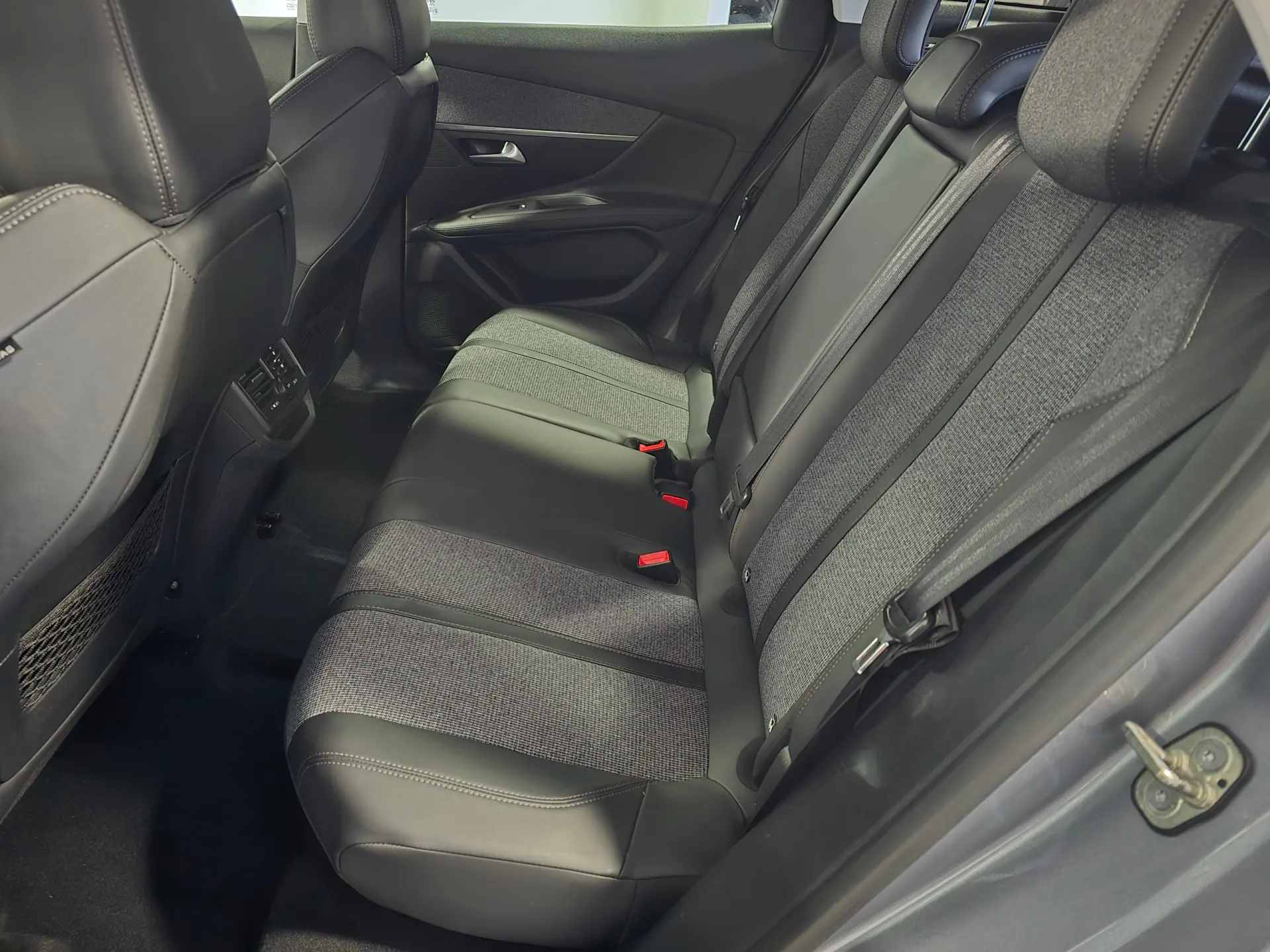 Peugeot 3008 1.2 PureTech Active Pack 19