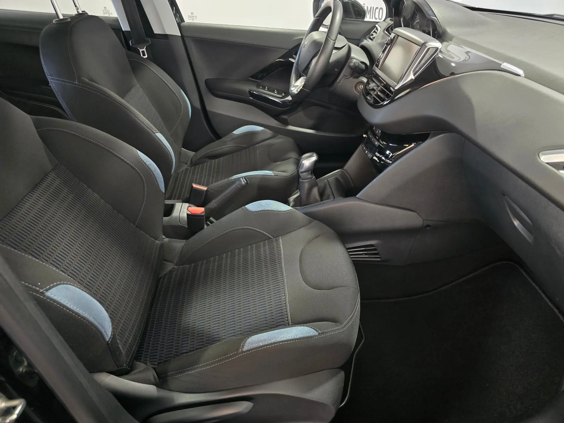 Peugeot 208 1.6 e-HDi Active 18