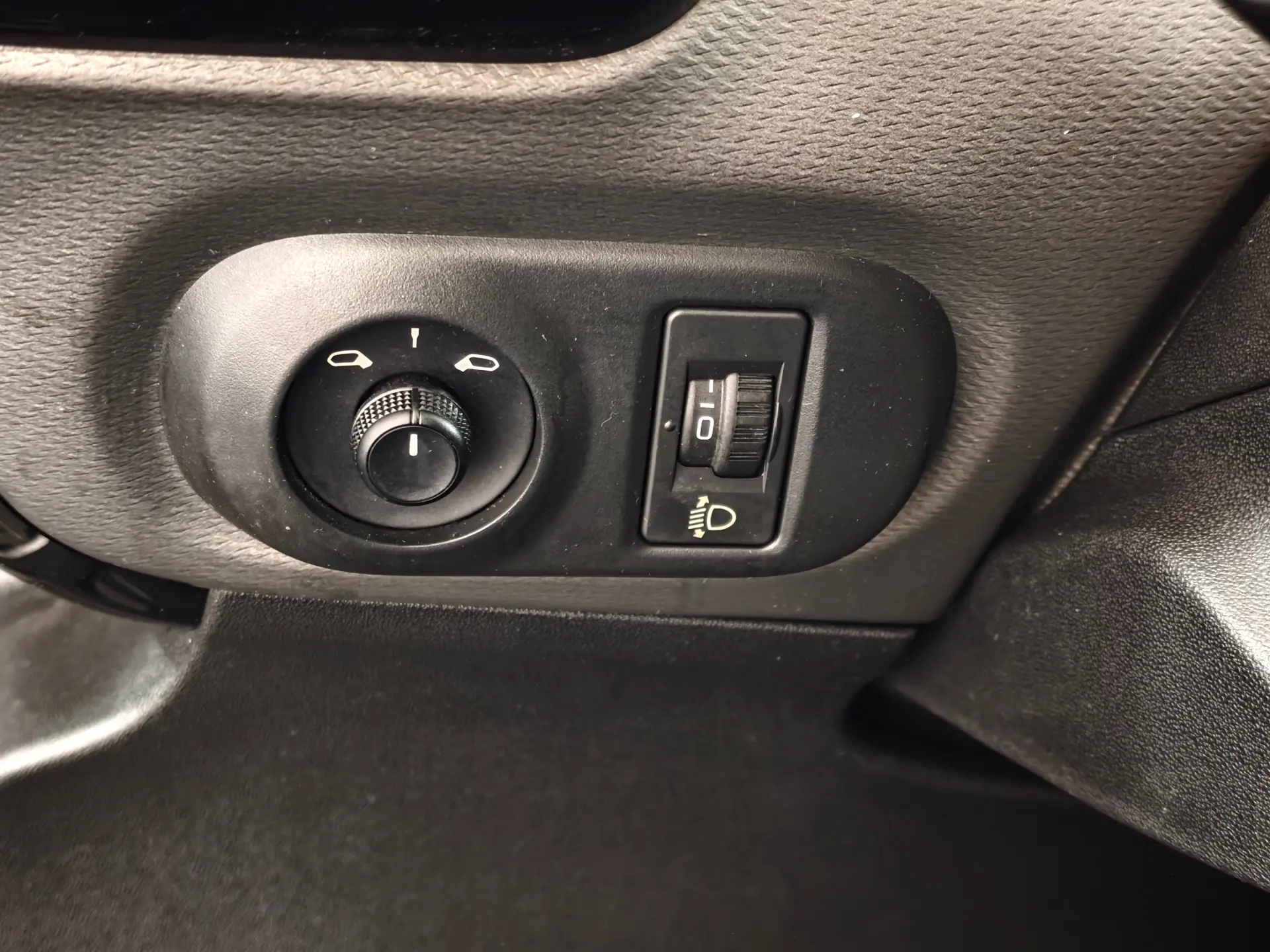 Citroën C4 Cactus 1.6 BlueHDi Shine 13